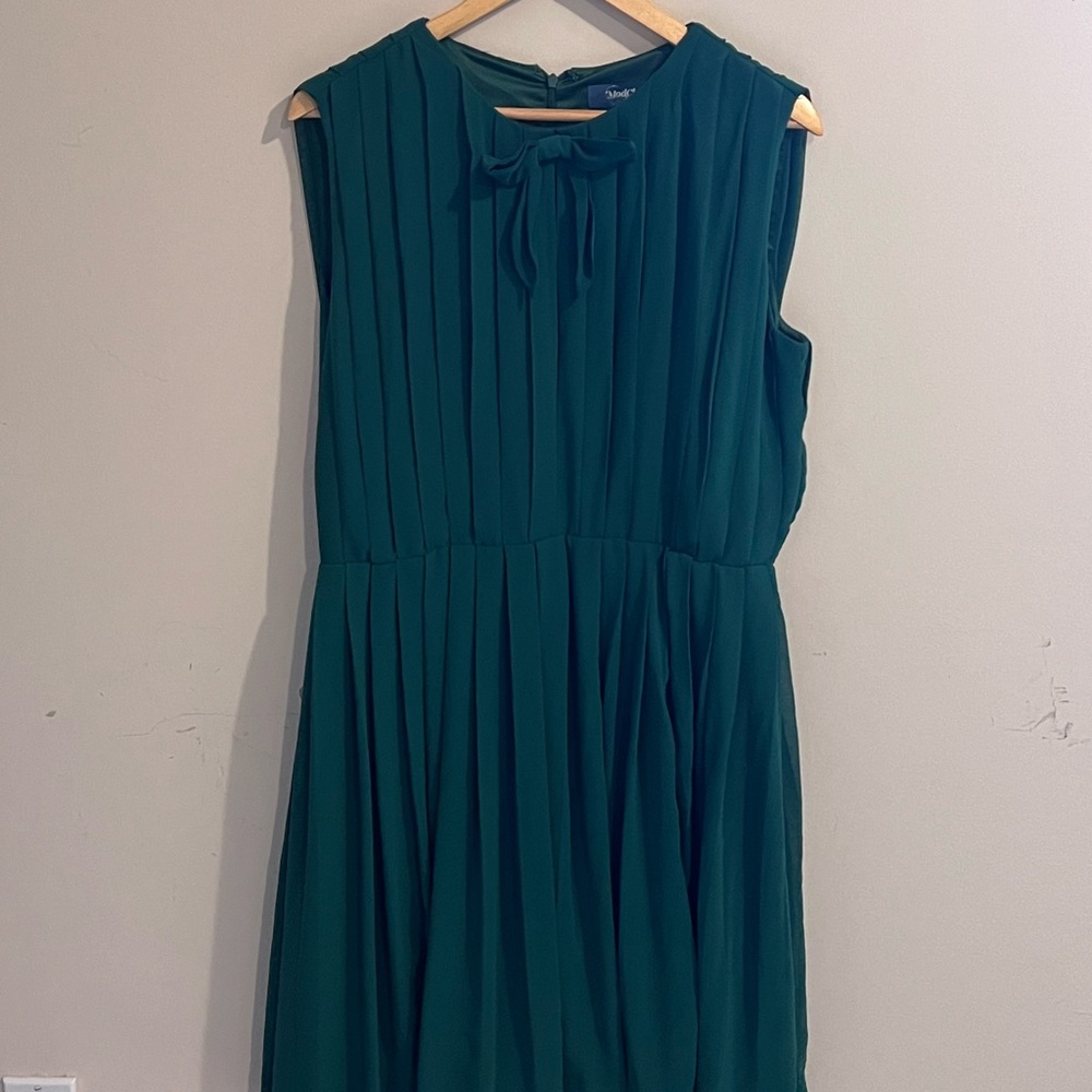 Modcloth Forest Green Pleated Midi Dress